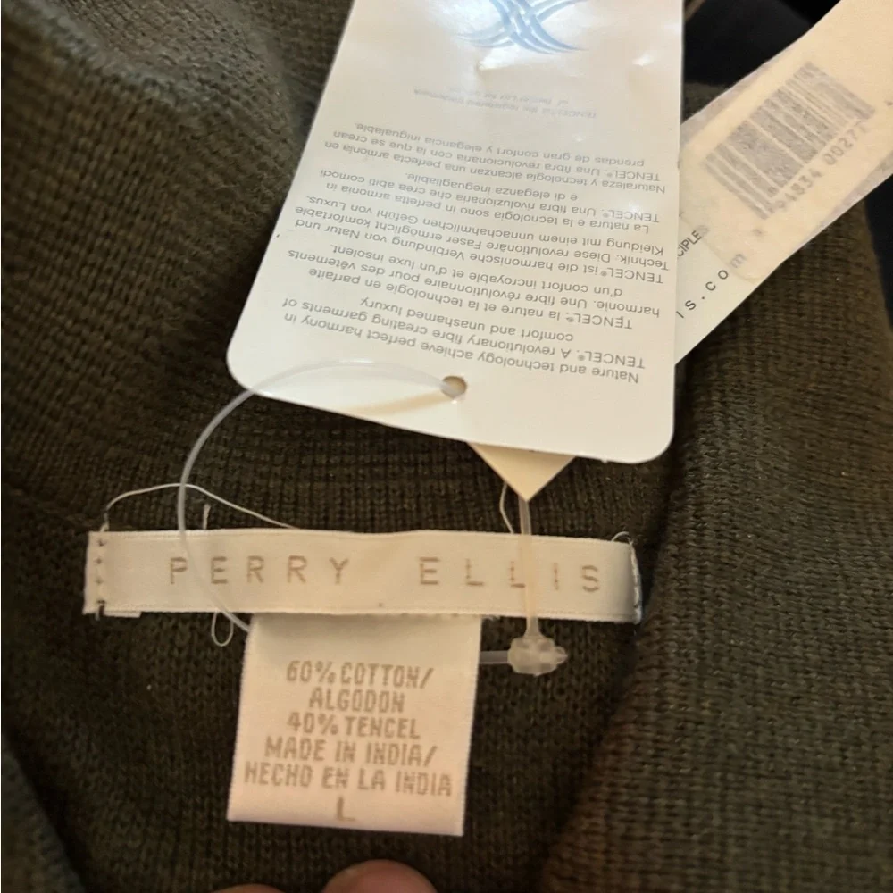 Perry Ellis lightweight zip